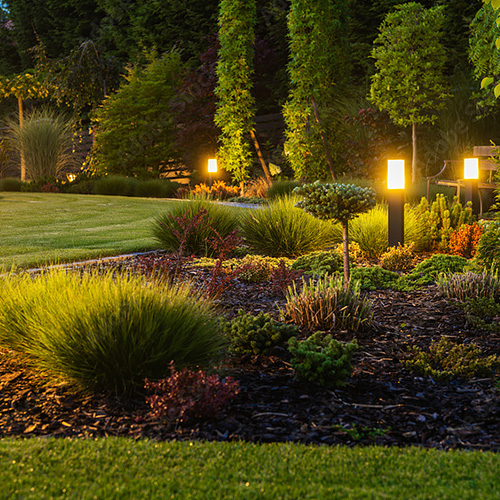 Modern-Backyard-Outdoor-LED-Lighting-Systems