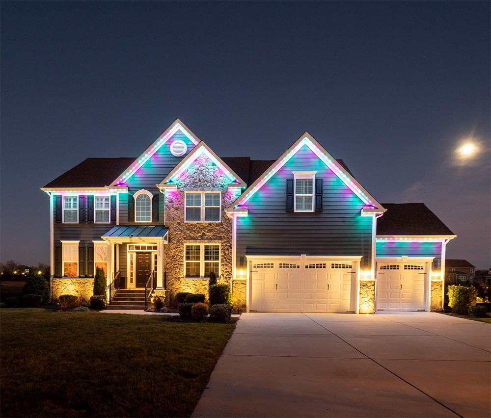 beautiful-house-with-holiday-lighting